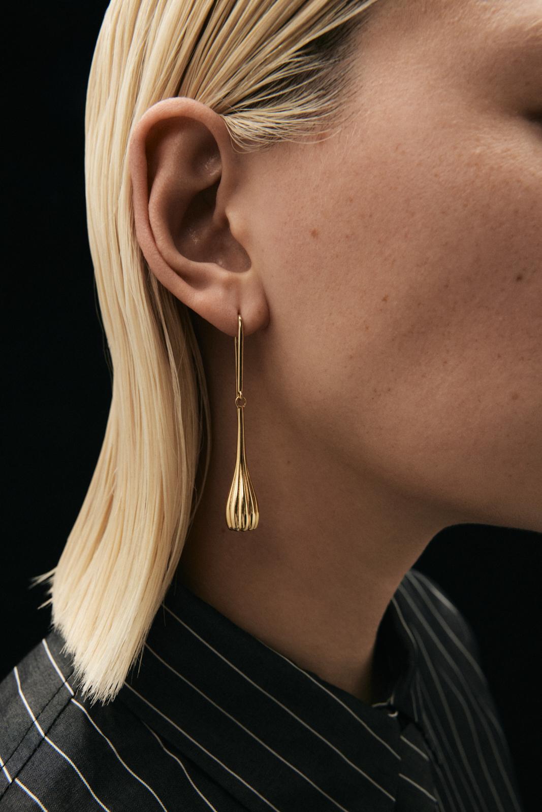 Phase 1 Single Earring Gold Plated