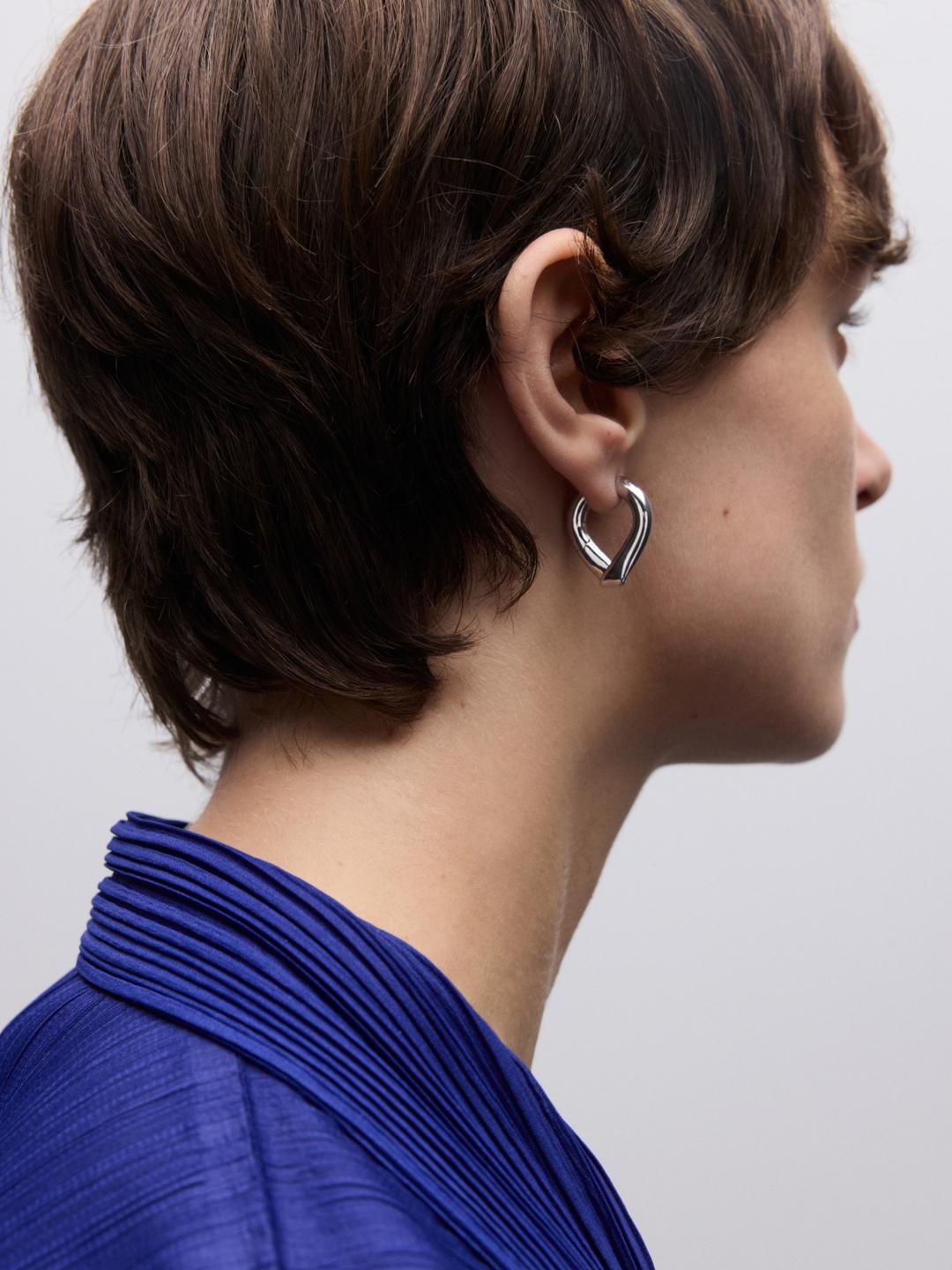 Hose Kink Earring
