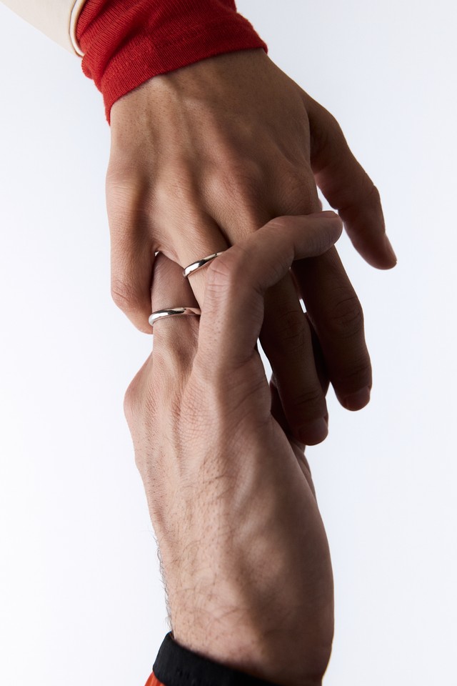 Thin Flemish Band in White Gold
