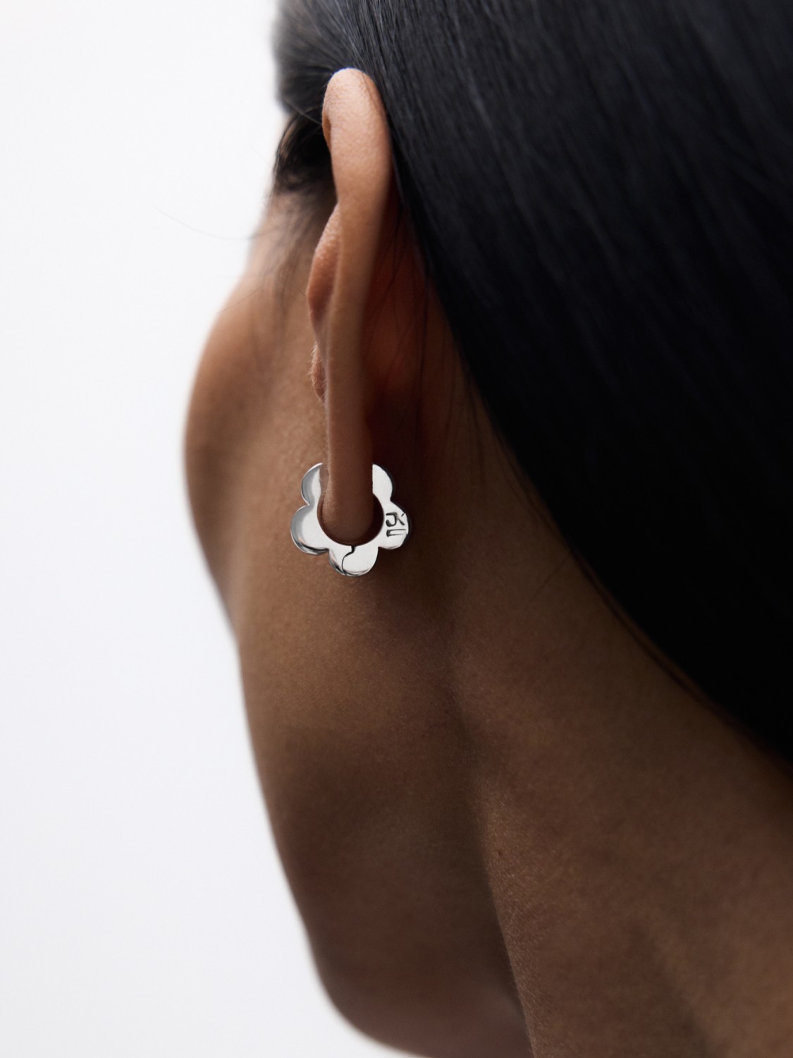 Avgvst x J.Kim Small Embrace Petal Hoops