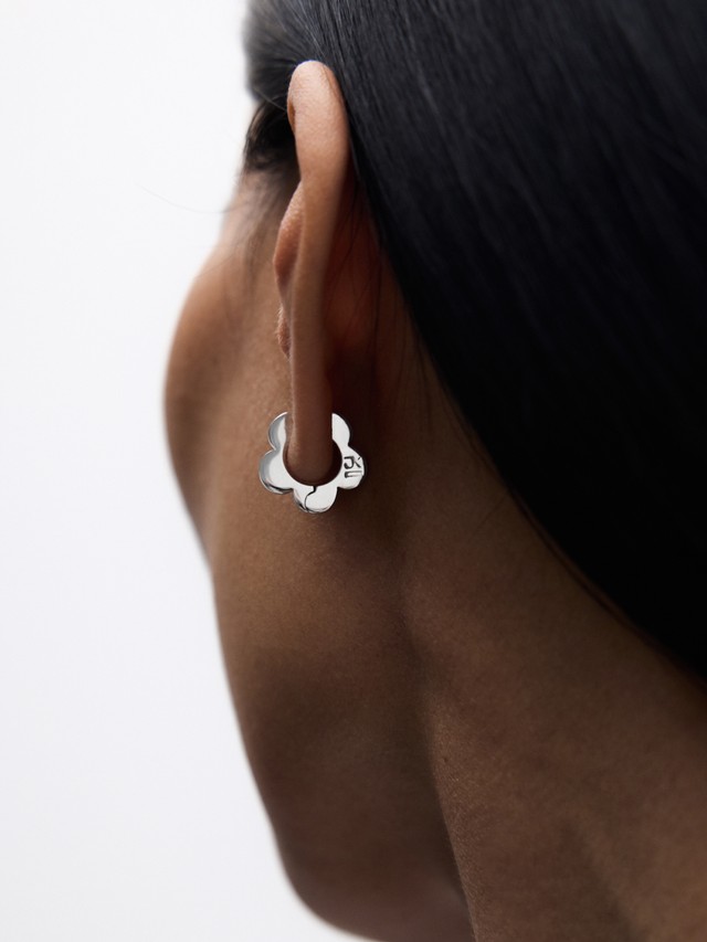 Avgvst x J.Kim Small Embrace Petal Hoops