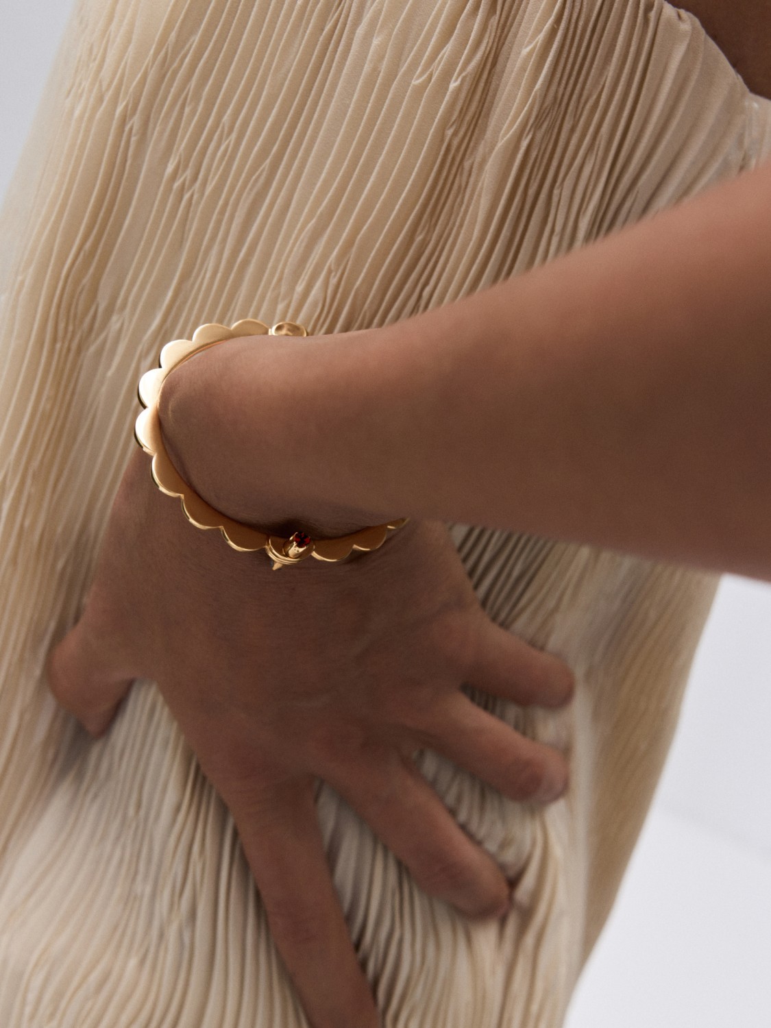 Avgvst x J.Kim Embrace Bracelet Yellow Gold