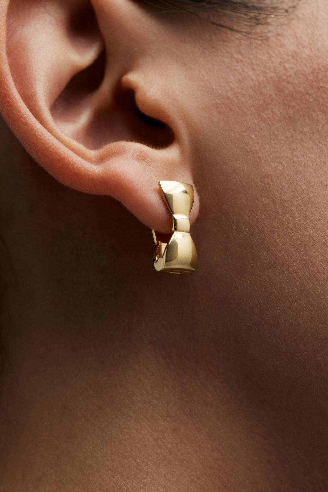 Bow V-earrings Gold Plated